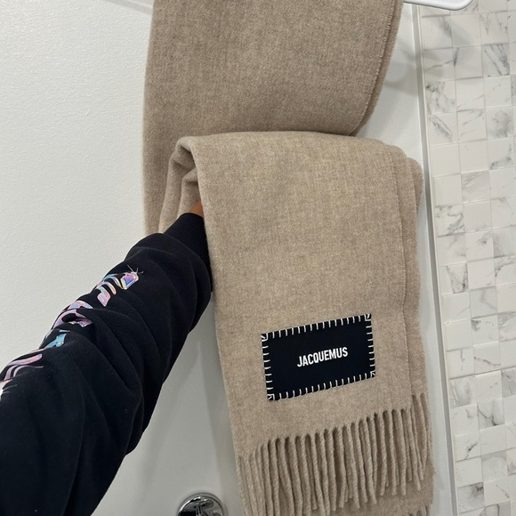 Jacquemus L'Encharpe Brand-Patch Wool Scarf NWOT - Picture 3 of 5
